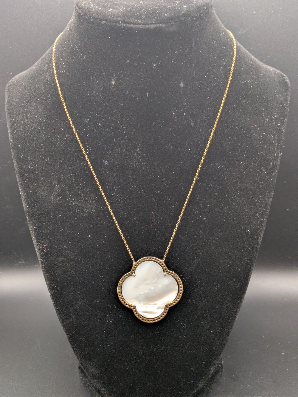 Mother Of Pearl Clover Necklace